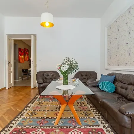 Cherish Bloom Apartmán